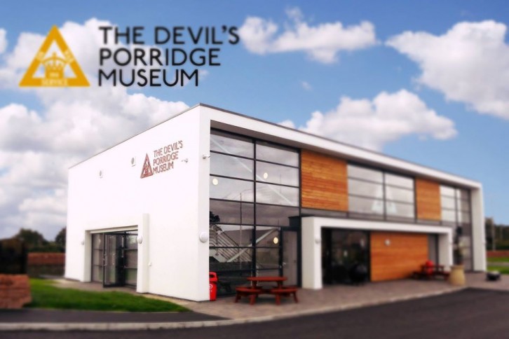 Devil's Porridge museum exterior (002)